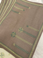 Load image into Gallery viewer, Motif detail on hampi garike kasuti table set with woven embroidery