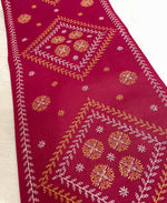 Load image into Gallery viewer, Embroidery detail on badige moggu kasuti handwoven cotton table set