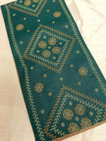 Load image into Gallery viewer, Embroidery close-up on kothambri moggu kasuti table set