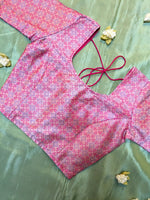 Load image into Gallery viewer, pink kasuti garden stitched blouse with embroidered floral patterns front view