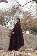 Load image into Gallery viewer, Classic black kasuti cotton saree with traditional embroidery design
