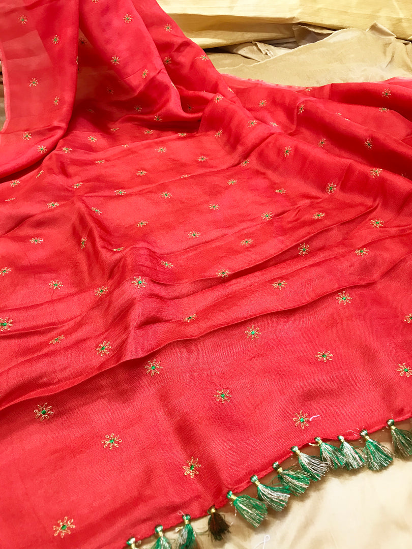 Red flora butti saree blouse embroidery detail close-up
