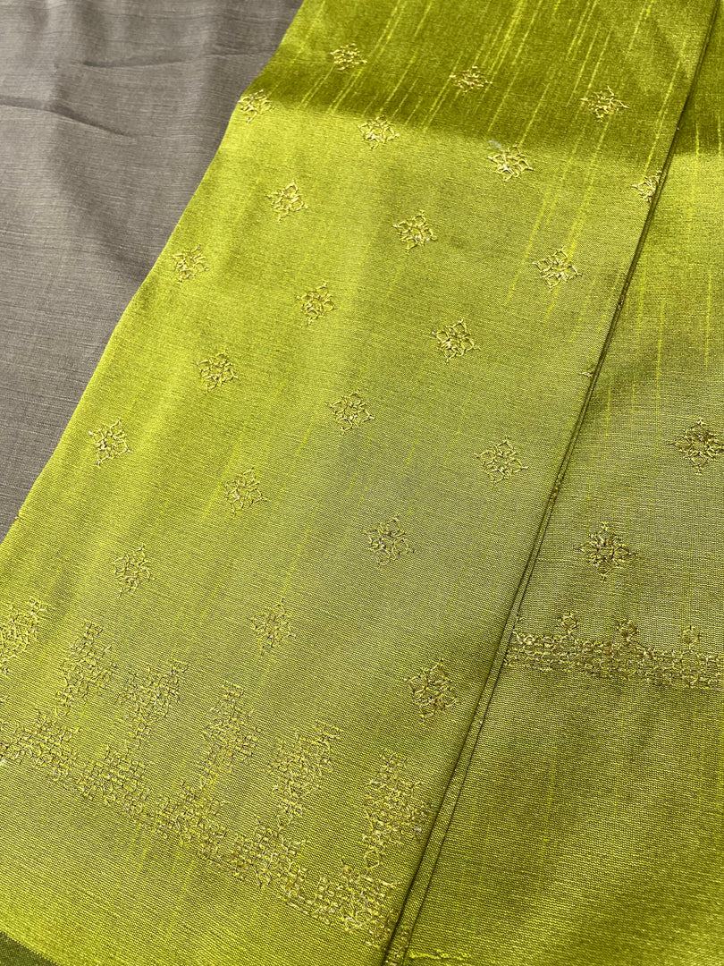 Back detail of green kasuti blouse with embroidered peacock motif