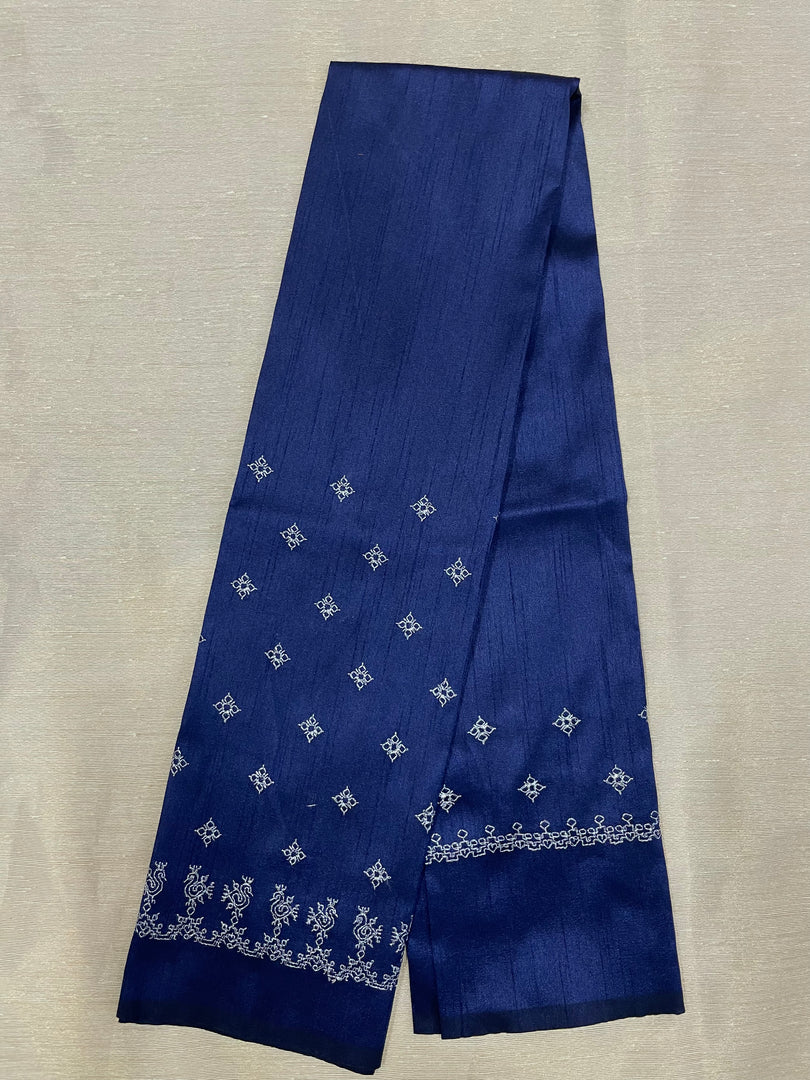 Side view of mango kasuti blouse with peacock embroidery