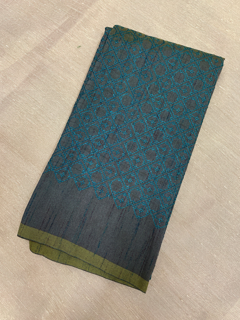 Blue green jaali kasuti embroidered blouse front