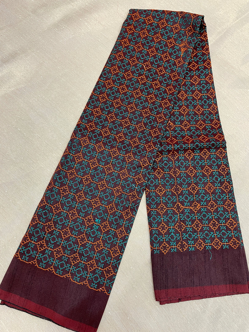 Maroon kasuti garden blouse embroidery close-up view
