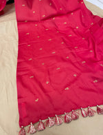 Load image into Gallery viewer, Dainty kasuti saree pallu view with intricate kasuti embroidery motifs
