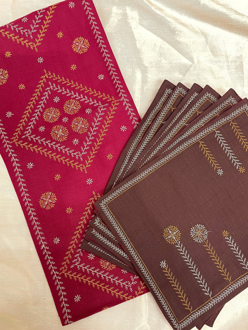 Full layout of badige moggu kasuti cotton table set with embroidery