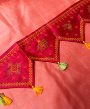 Maroon classic kasuti toran with embroidered threadwork design