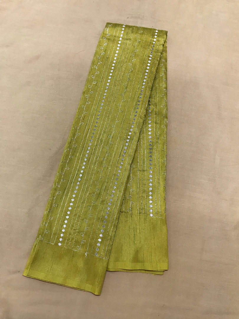Mustard kasuti stripes blouse with front striped kasuti embroidery