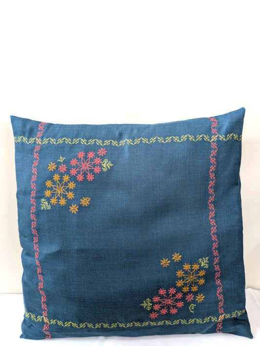 Light Ananda Kasuti Cushion Cover