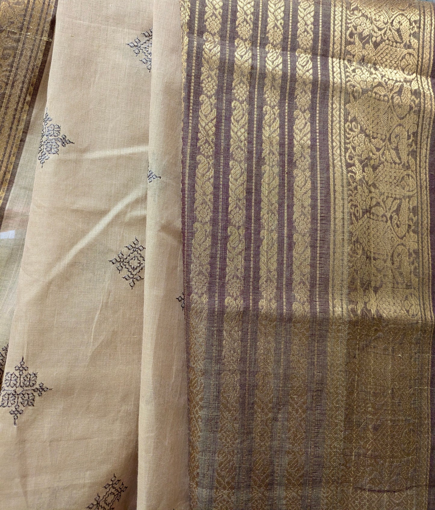 Vibhuti Madhuri Kasuti Handwoven Kanchi Cotton Saree