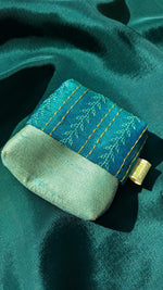 Load image into Gallery viewer, ganga jamuna purse bundle showing striped weave and stitched edges
