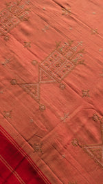 Load image into Gallery viewer, kasuti ter handwoven cotton saree in red shade fabric close-up
