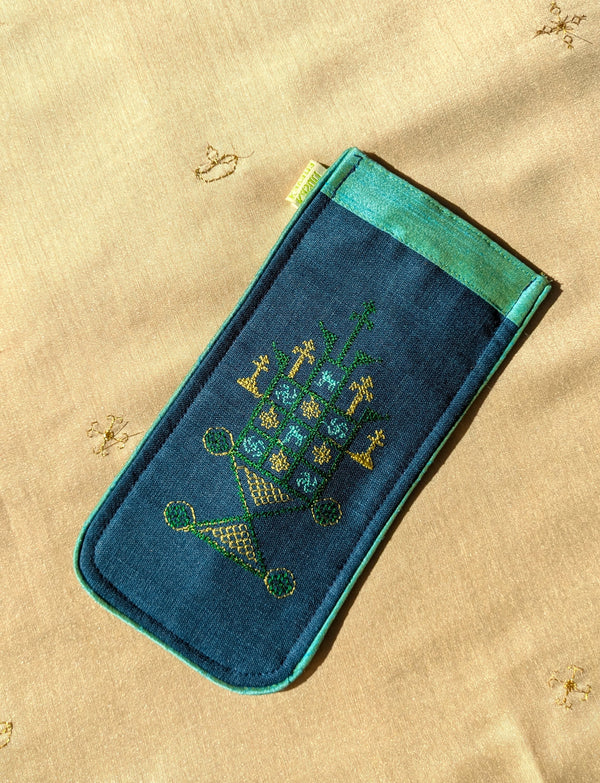 handwoven shyama ter fabric glasses case in textured weave front view