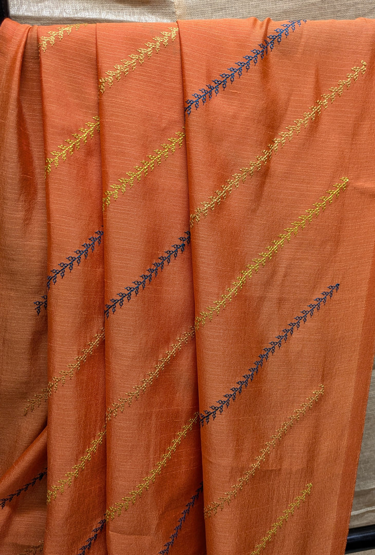 kala leheriya kasuti saree combo in orange shade flat-lay view