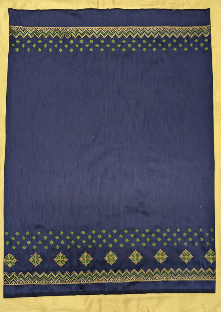 Back hook detail of navy blue kasuti blouse with stitching design