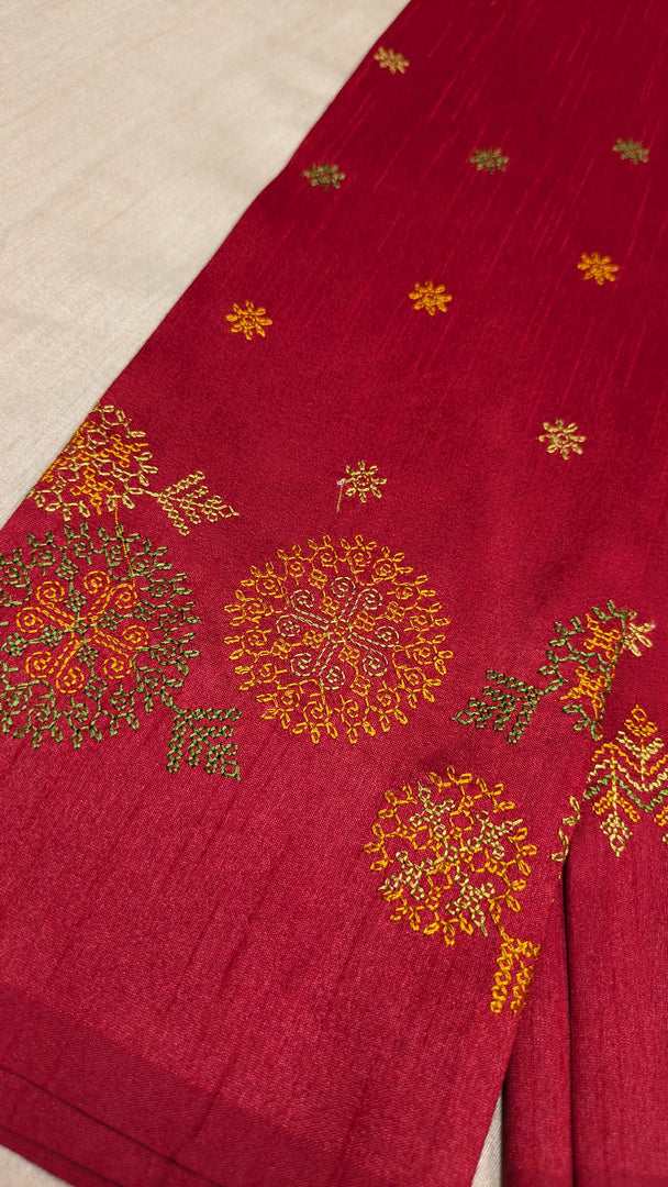 maroon kasuti manjiri blouse with embroidery close view