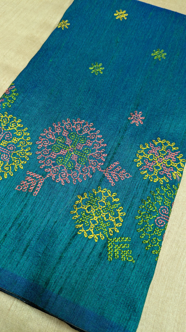 embroidered kasuti manjiri blouse in peacock blue neckline view