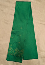 Load image into Gallery viewer, Angled side view of emerald green kasuti embroidered blouse
