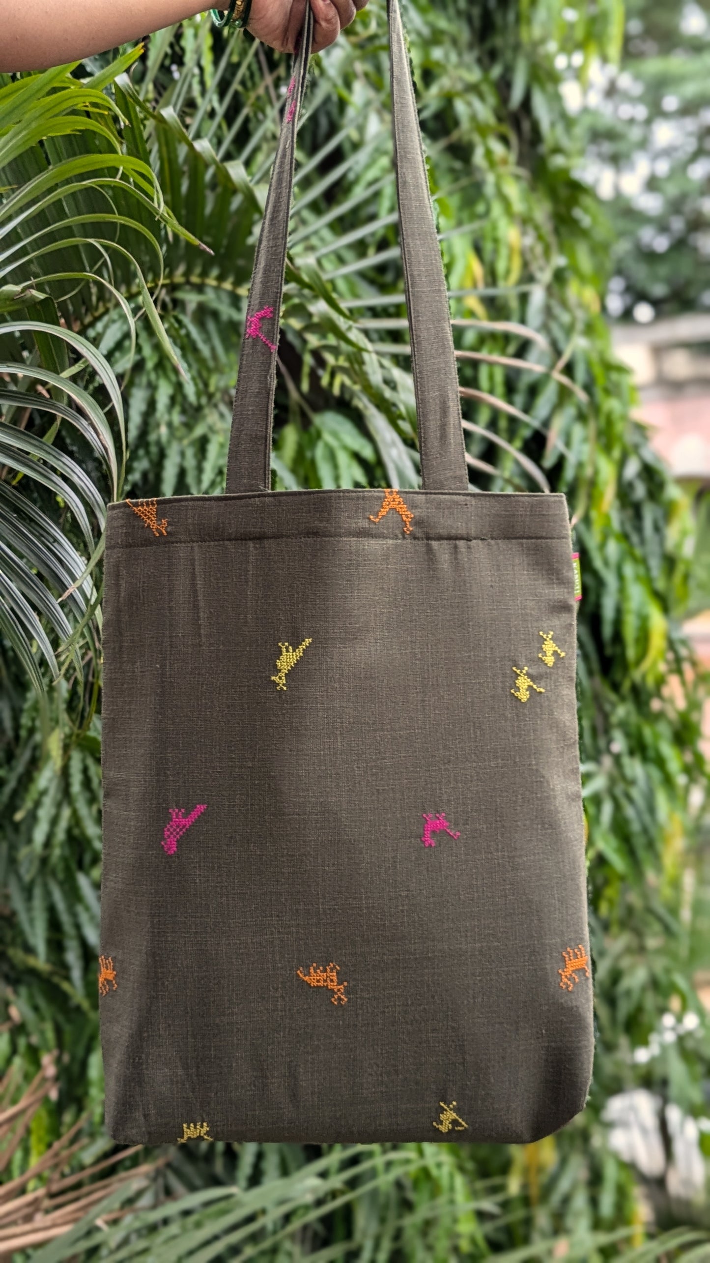 Fern Kasuti Farm animals Tote Bag