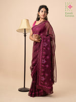 Load image into Gallery viewer, embroidered purple tissue sherbet kasuti saree pallu detail
