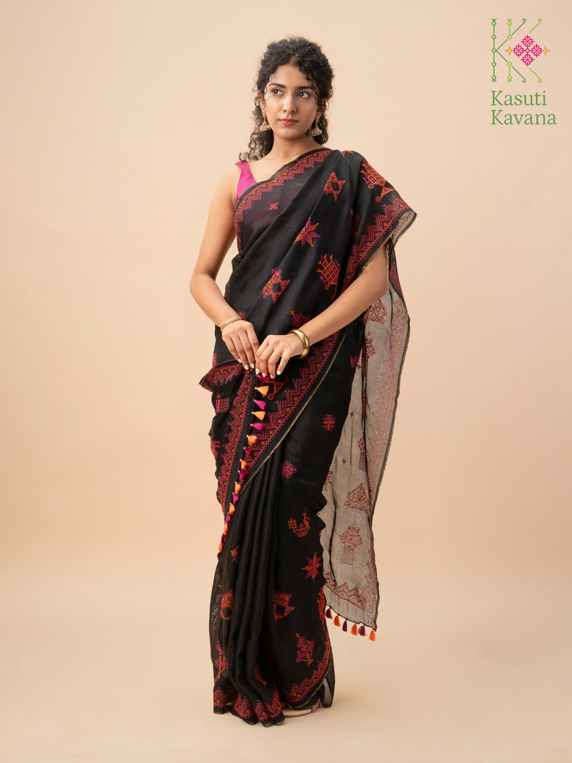 Pallu view of black classic kasuti saree with traditional embroidery