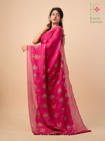 Load image into Gallery viewer, Blouse back hook detail with magenta classic kasuti saree
