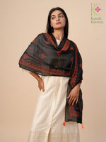 Load image into Gallery viewer, embroidered kasuti stole in black border close view
