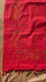 Load image into Gallery viewer, cotton kasuti saree in red bloom design with embroidered motifs
