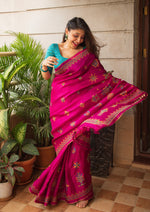Load image into Gallery viewer, Blouse back tie-up with magenta classic kasuti saree
